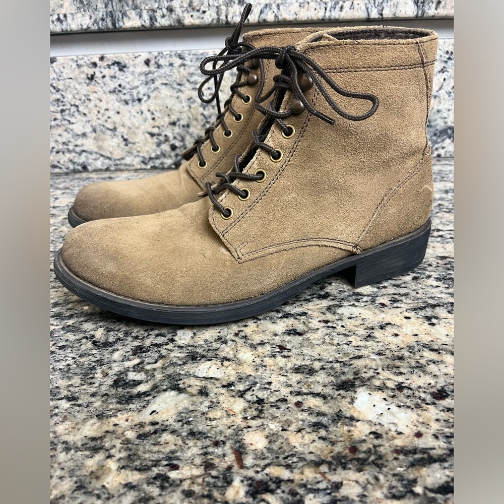 American Eagle men’s Sz 11 boots suede